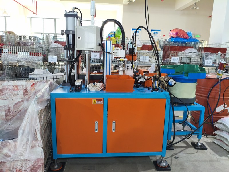 Fabricante de rodízios na China CMCL Caster apresenta equipamento automatizado, obtendo atualizações em capacidade e qualidade